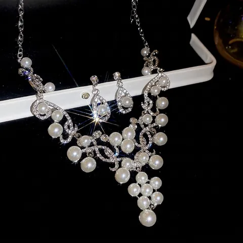 Collar Perlas Artificiales Diamantes Elegante Francés Y Pendientes Gota Con Poste De Plata Aleación Forma V Color Plata