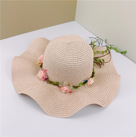 Women Kids Straw Sun Hat Large Wavy Brim Floral Decoration Breathable Beach Summer Vacation Outdoor Elegant