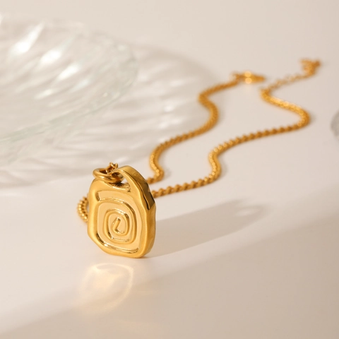 Vintage Spiral Relief Irregular Square Pendant Necklace 18K Gold Plated Stainless Steel Geometric Jewelry For Women