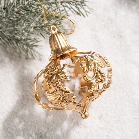 Christmas Tree Hanging Ornaments Gold Hollow Carved Plastic Baubles Star Ball For Holiday Party Decor Baroque Style