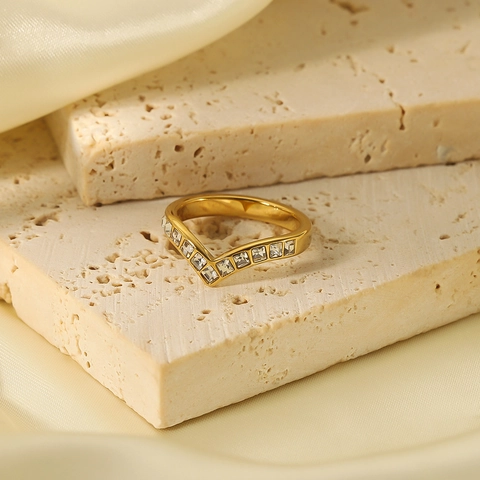 V-Förmiger Ring Edelstahl Vergoldet Mit Zirkonia Minimalistischer Geometrischer Schmuck Für Damen