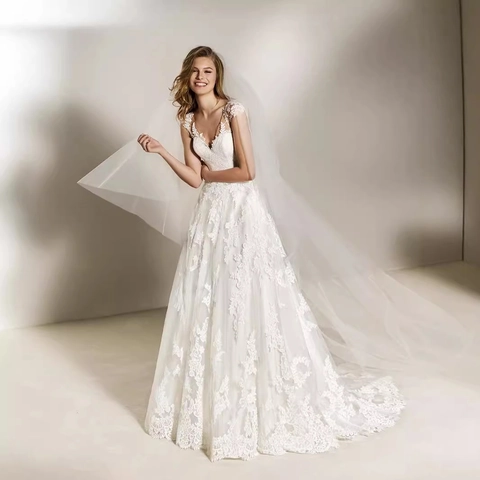 Elegant Lace V-Neck Wedding Dress For Bride A-Line Small Train Sleeveless Tulle Bridal Gown White