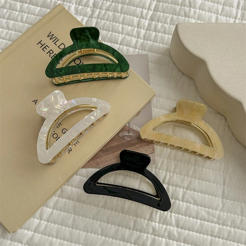 French Style Acetate Hair Claw Clip Curved Geometric Marble Pearlescent Texture Alloy Spring Shark Clip For Women Styling