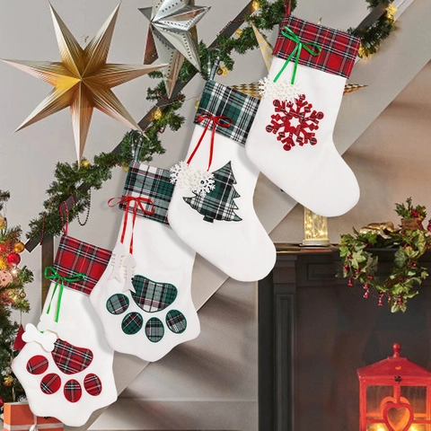 Christmas Stockings Plaid Pet Dog Paw Shape Hanging Ornaments Fireplace Decor Festive Gift Bags Velvet Cloth
