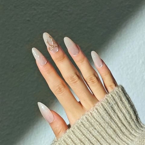 Almond Shape Press On Nails Nude Gradient Aurora Ice Transparent Mit 3D Schleifen Dekor Und Gitter Textur Cat Eye Effekt