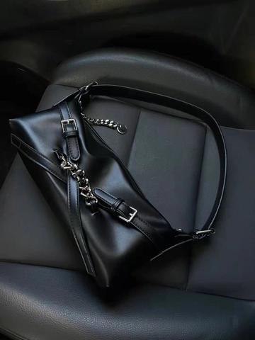 Women PU Leather Underarm Shoulder Bag With Metal Chain Belt Buckle Decor Retro Motorcycle Style Baguette Handbag Black