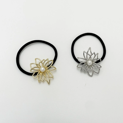 Goma De Pelo Con Flor Hueca Con Perla Artificial De Imitación Aleación Metal Elástico Para Mujeres Accesorios Para El Cabello