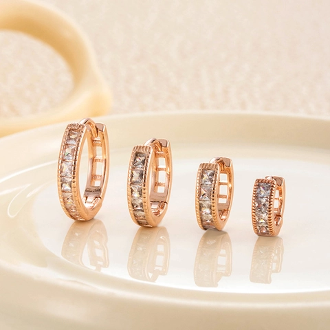 Orecchini A Cerchio In Rame Con Zirconi Quadrati Gioielli Huggie Minimalisti Eleganti Da Donna Accessorio Versatile