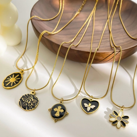 Collana Con Pendente In Acciaio Inossidabile 316L Placcato Oro 18K Vintage Con Smalto Ape Cuore Croce Sole Fiore Per Donna