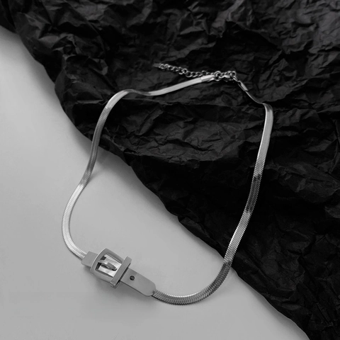 Titanium Steel Alloy Belt Buckle Snake Bone Necklace For Women Minimalist Silver Tone Polished Choker Daily Jewelry