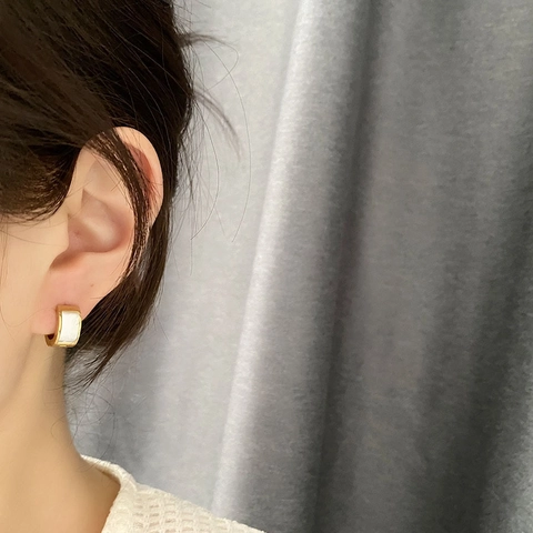 Titanium Steel Huggie Hoop Earrings With White Mother Of Artificial Pearl Inlay Geometric Gold Plated Fashion Jewelry For Women