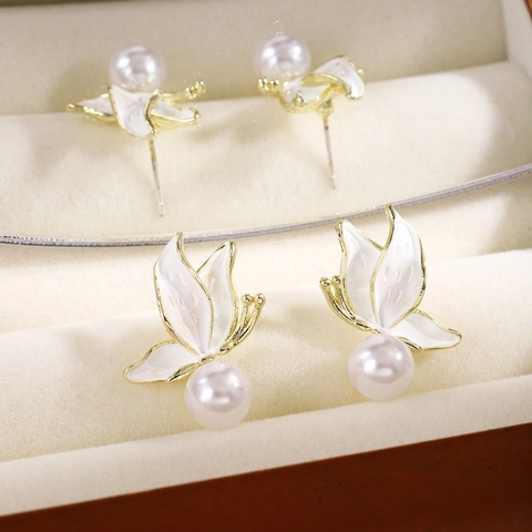 Orecchini Pendenti Farfalla Perla Francese Vintage Per Donna Gioielli in Lega di Zinco con Perla Artificiale e Perno in Argento