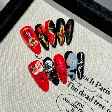 Uñas Postizas Hechas a Mano Pintadas a Mano Rojo Negro Gótico Chino Stiletto Decoración 3D Serpiente Dragón Halloween Arte