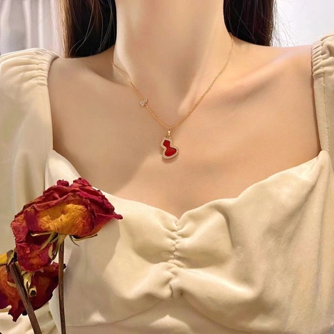 Collar Con Colgante De Gourd Acero De Titanio Lucky Wulu Rojo Verde Incrustaciones De Diamantes De Imitación Joyas De Moda