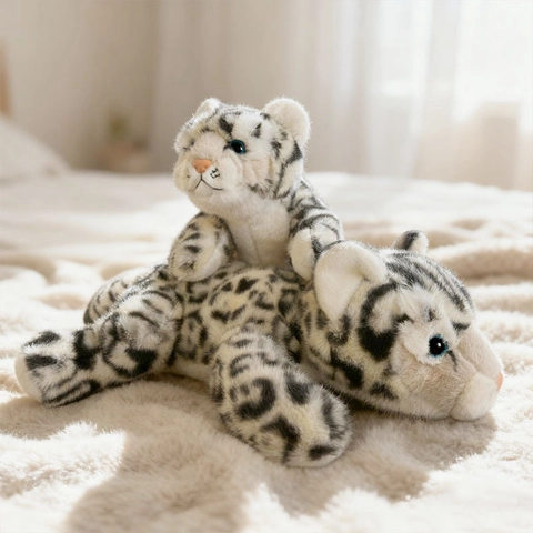 Realistisch Liegender Schneeleopard Plüschtier Weich Gepunktete Tierpuppe Blaue Augen Kinder Geburtstagsgeschenk Deko