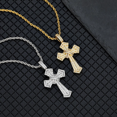 Collier Pendentif Croix Iced Out Cuivre AAA Zirconia Bijoux Hip Hop Streetwear Pour Hommes Femmes Chaîne Torsadée Accessoire