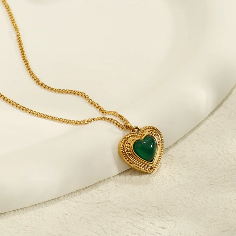 Vintage Herz Anhänger Halskette Edelstahl Mit Grünem Herz Edelstein Für Frauen Retro Stil Mode Schmuck