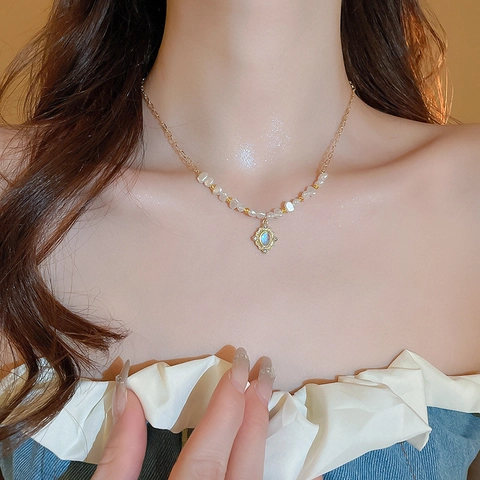 Collana Con Ciondolo Vintage In Lega Künstliche Perle Barocche Irregolari Con Piedra Iridescente Stile Corte Gioielli Eleganti Per Donne