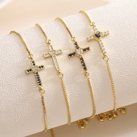 Elegante Bracciale Con Pendente a Croce in Rame Placcato Oro 18K per Donna Catena a Scatola Regolabile Con Zirconia a Cuore