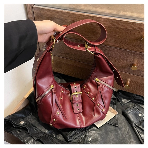 Vintage PU Leather Hobo Bag Large Capacity Rivet Crescent Shoulder Crossbody Bag For Women Commuter Retro Fashion