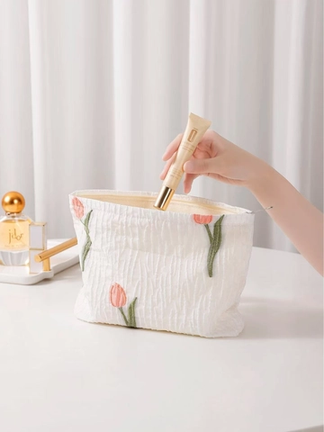Tulip Embroidery Cosmetic Bag Textured Jacquard Fabric Portable Travel Makeup Storage Pouch For Women Elegant White