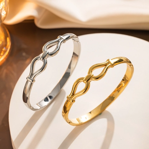 Minimalistischer Armreif aus Edelstahl für Damen Poliert Galvanisiertes Knotendesign Gold Silber Eleganter Modeschmuck