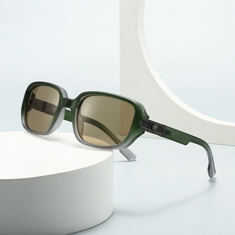 Retro Square Sunglasses UV400 Protection Plastic Frame Metal Star Detail Vintage Pilot Style Eyewear Unisex