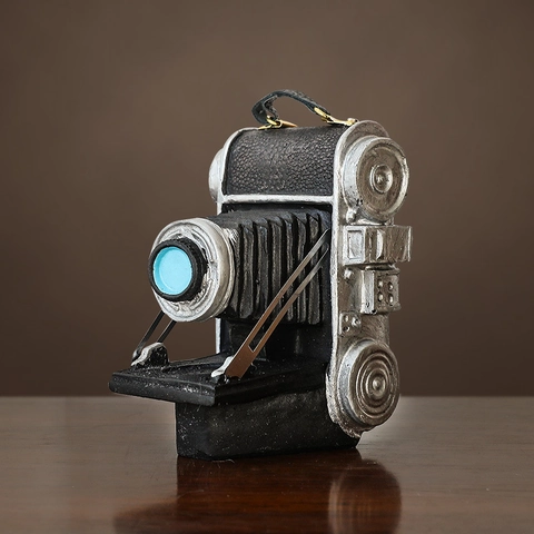 Vintage Industrial Style Camera Model Resin Ornament Distressed Retro Camera Figurine Home Office Desktop Decoration Gift