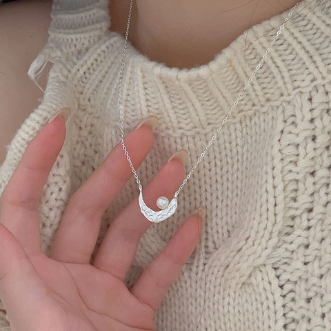 Crescent Moon Pendant Necklace 925 Sterling Silver With Freshwater Pearl Hammered Texture Vintage Minimalist Jewelry For Women