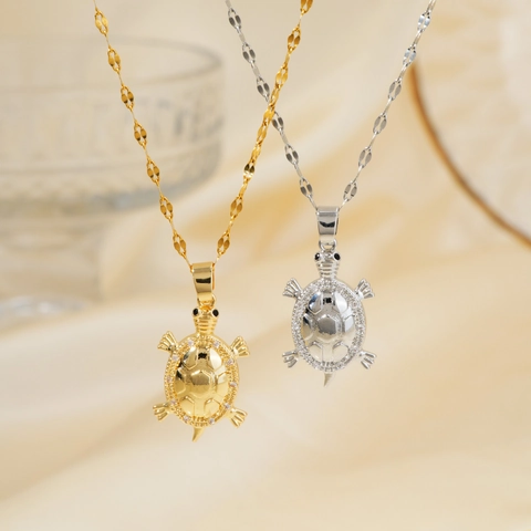 Collier Pendentif Tortue de Mer en Cuivre Vintage Avec Collier Pendentif Animal en Strass pour Femmes Mode Style Niche Cadeau Bijoux Quotidiens