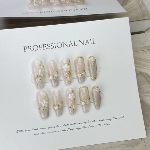 French Cherry Blossom Cat Eye Press On Nails Handmade 3D Flower Artificial Pearl Silver Glitter Long Trapezoid Elegant False Nails For Women