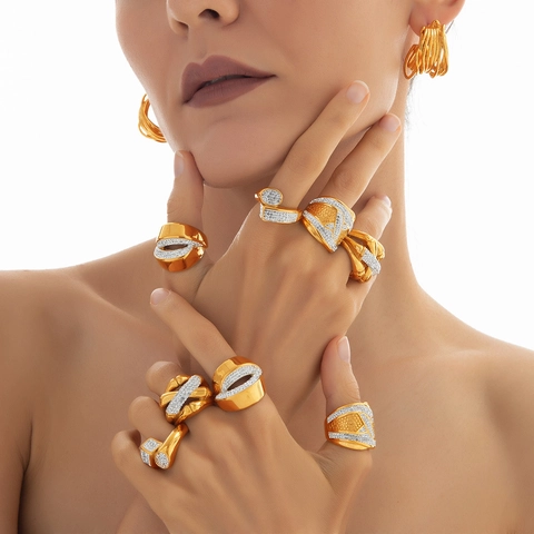 Anillo De Acero Inoxidable Chapado En Oro Lujo Geométrico Hueco Capas Banda Ancha Circonita Joyería Mujer