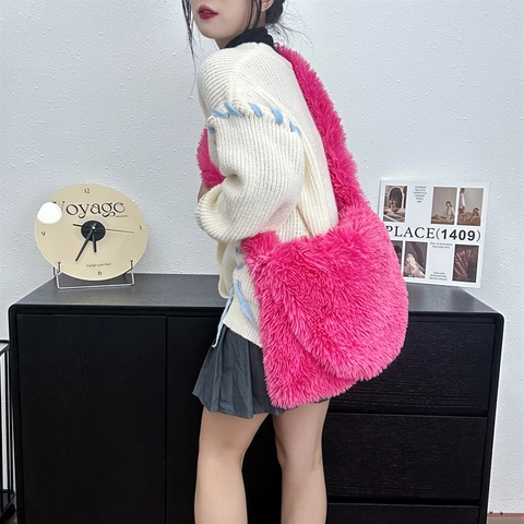 Women Faux Fur Shoulder Bag Large Capacity Plush Tote Bag Soft Fluffy Autumn Winter Handbag Minimalist Solid Color