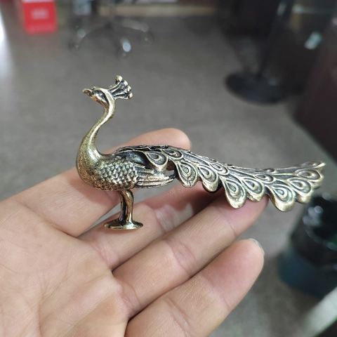 Vintage Bronze Peacock Figurine Alloy Desktop Ornament Chinese Style Decorative Craft For Home Office Study Desk