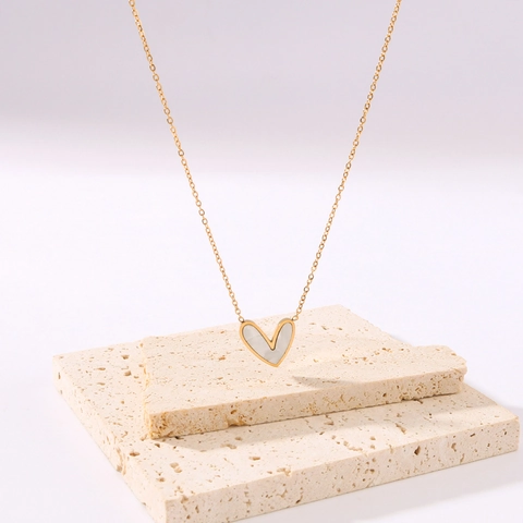 Herz Anhänger Halskette Mit Perlmutt Inlay 18K Vergoldet Edelstahl Elegant Minimalistisch Accessoire Für Damen