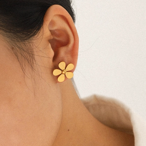 Orecchini A Lobo Fiore Margherita Acciaio Inossidabile Placcato Oro 18K Stile Ins Gioielli Minimalisti Per Donne
