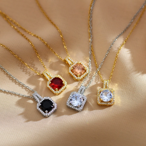 Mode Vierkante Strass Hanger Halskette Titaniumstaal Koper Micro Ingelegde Sleutelbeen Ketting Geometrische Sieraden Voor Vrouwen Cadeau