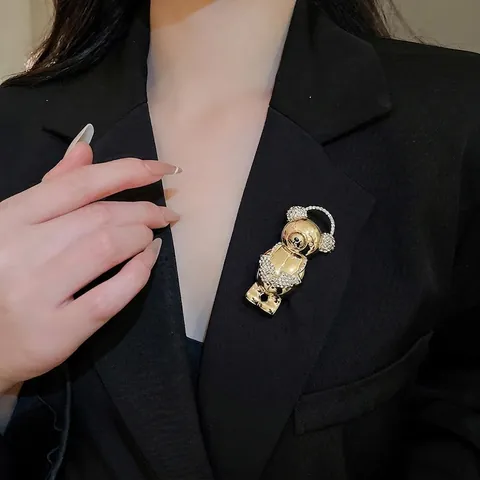 Broche De Oso De Aleación De Oro Brillante Con Auriculares Y Chaleco De Strass Pin De Animal Lindo Para Traje Abrigo Mujer
