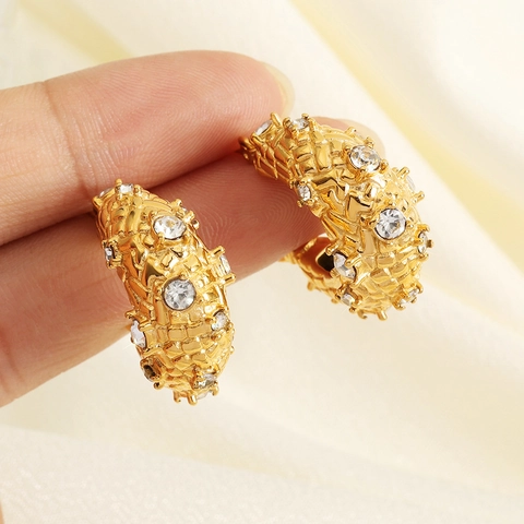 Rakol Fashion Onregelmatige Micro Ingelegde Zirconia Creolen Voor Dames Verguld Koper Geometrische Gevlochten Textuur Sieraden Cadeau