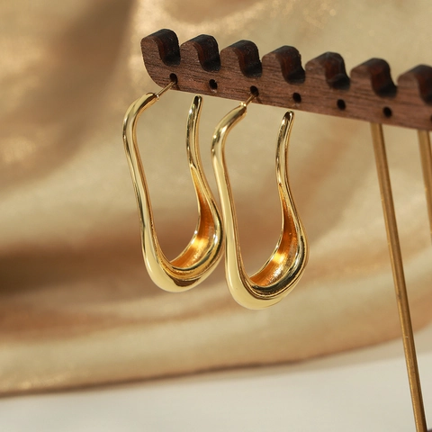 Minimalist Irregular Geometric Copper Hoop Earrings For Women Personalized Electroplated Gold Metallic Wave Drop Earrings Jewelry