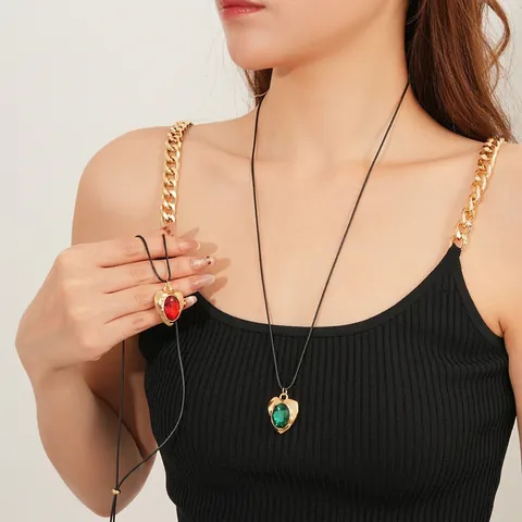 Collier Pendentif Cœur Vintage Alliage Strass Long Cordon De Cire Chaîne De Pull Bijoux Pour Femmes