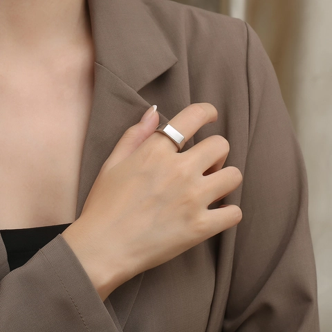 Anello a Sigillo Rettangolare in Acciaio al Titanio Minimalista Superficie Liscia Fascia in Acciaio Inossidabile Unisex