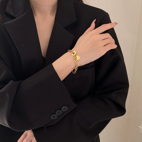 Pulsera Con Dije De Corazón Acero De Titanio Cierre De Palanca Cita Grabada Joyería Retro Mujer