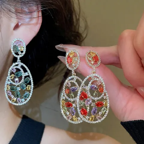 Luxus Retro Tropfen Hängeohrringe Mehrfarbige Zirkon Kupfer Mit Silbernem Ohrstecker Hohl Oval Für Damen