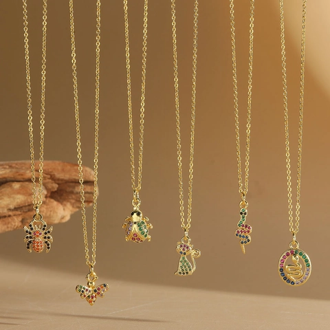 Collier en Cuivre Doré Mode pour Femmes Pendentif Incrusté de Zirconia Thème Petits Animaux Forme Araignée Abeille Serpent