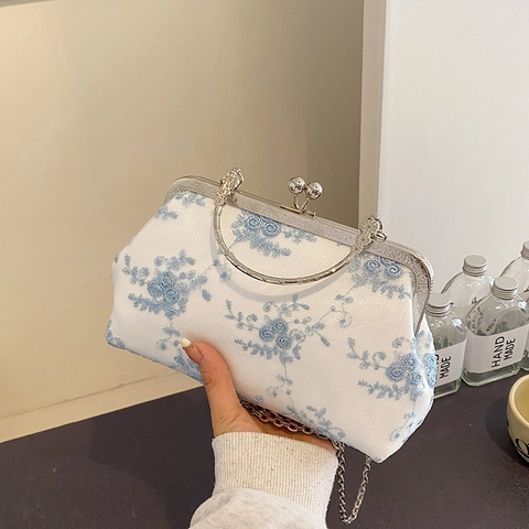 Vintage Women Floral Embroidery Lace Evening Bag Retro Metal Kiss Lock Clutch With Chain Strap Elegant Party Handbag