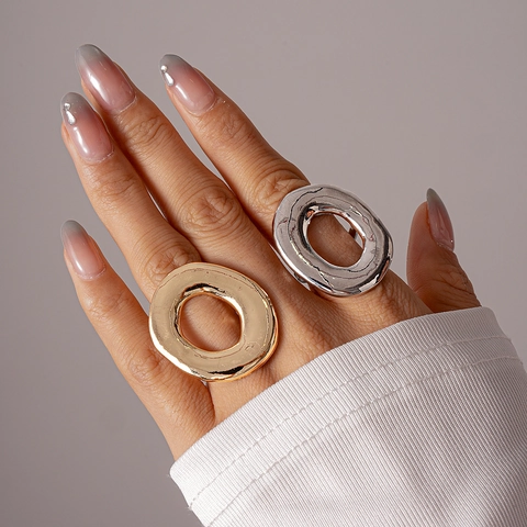 Anillo De Aleación Redondo Hueco Geométrico Irregular Tonos Oro Plata Estilo Metal Líquido Minimalista Para Mujeres