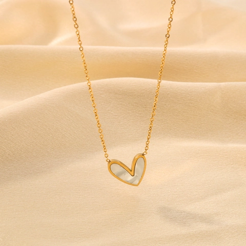 Herz Anhänger Halskette Mit Perlmutt Inlay 18K Vergoldet Edelstahl Elegant Minimalistisch Accessoire Für Damen