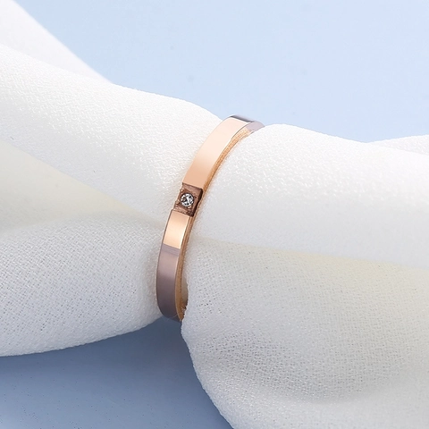 Anillo Minimalista De Una Sola Piedra Acero Inoxidable 316L Circón Incrustado Banda Delgada Joyería De Moda Para Mujeres Hombres Parejas
