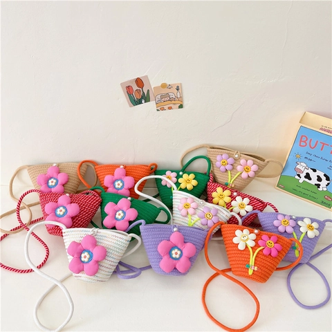 Kids Woven Straw Crossbody Bag With Flower Happy Face Artificial Pearl Buckle Cute Mini Shoulder Bag For Girls